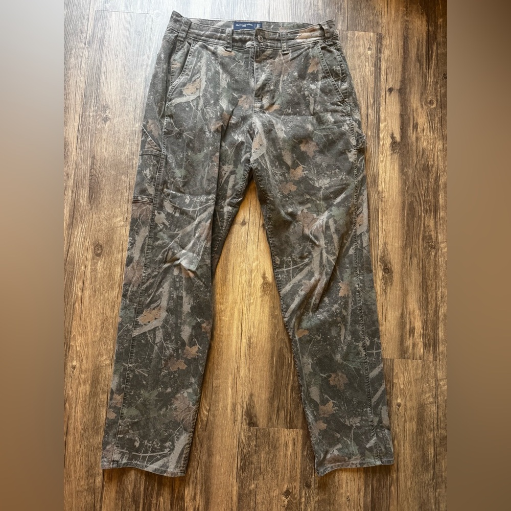 Abercrombie & Fitch Loose Fit Camo Pants 32x34